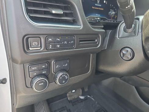 Used 2022 Chevrolet Tahoe RST w/ Luxury Package image 28