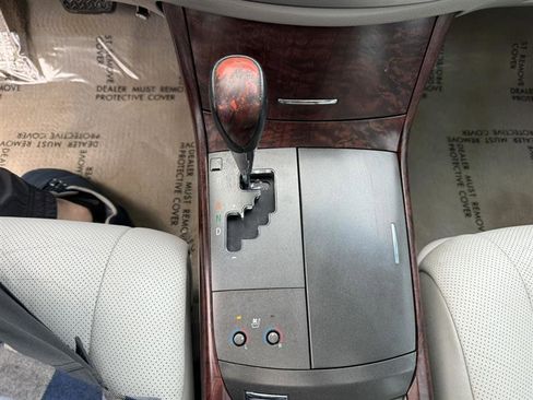 Used 2011 Toyota Avalon Limited image 35