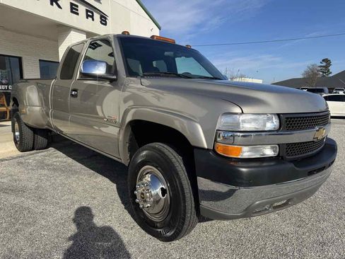 Used 2001 Chevrolet Silverado 3500 LS w/ Off-Road Skid Plate Pkg AWD/4WD image 4
