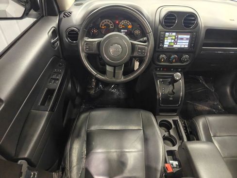 Used 2016 Jeep Patriot High Altitude AWD/4WD image 4