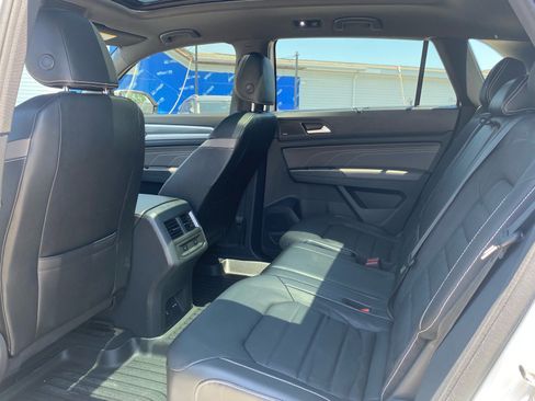 Certified 2022 Volkswagen Atlas Cross Sport SEL Premium R-Line AWD/4WD image 20