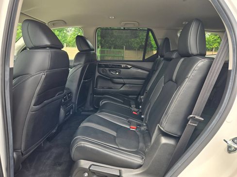 Used 2025 Honda Pilot EX-L image 13