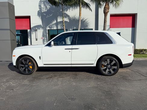 Used 2023 Rolls-Royce Cullinan image 11