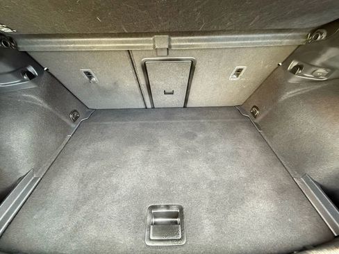 Used 2016 Volkswagen Golf S image 12