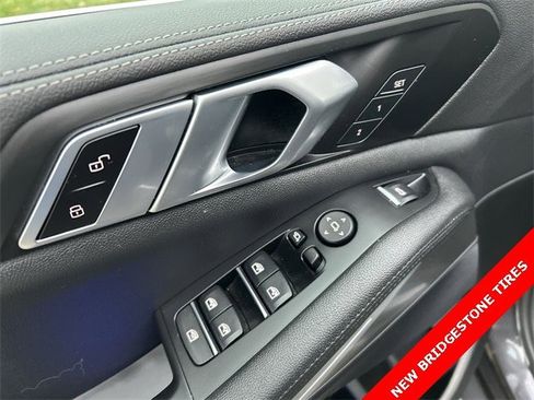 Used 2022 BMW X5 xDrive40i w/ Premium Package image 16