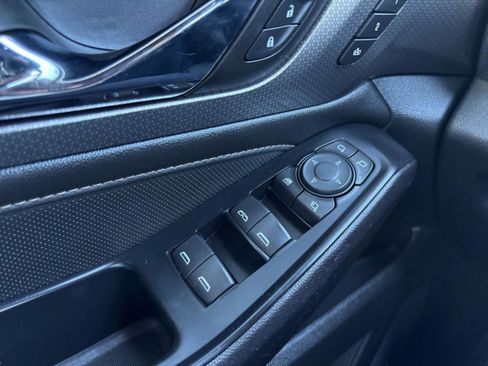 Used 2023 Chevrolet Traverse Premier image 23