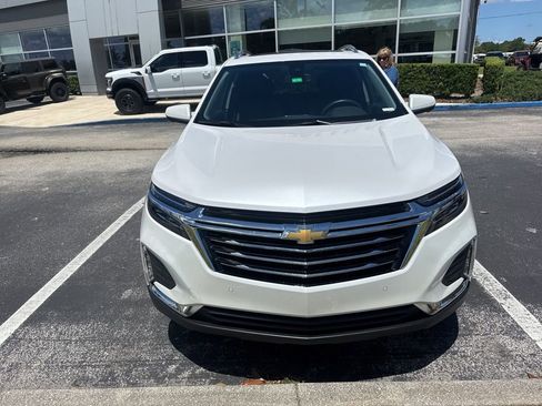 Used 2024 Chevrolet Equinox Premier FWD image 2