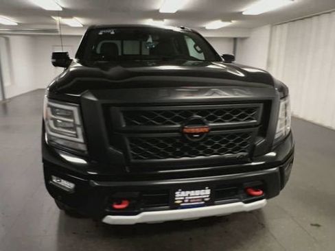 Used 2021 Nissan Titan PRO-4X w/ Pro-4x Convenience Package AWD/4WD image 3