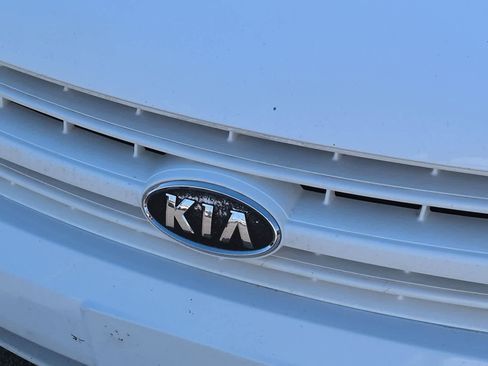 Used 2008 Kia Sedona LX image 12