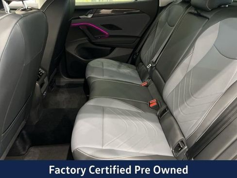 Certified 2025 Volkswagen Tiguan SE AWD/4WD image 15