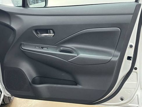 Used 2025 Nissan Versa SV FWD image 27