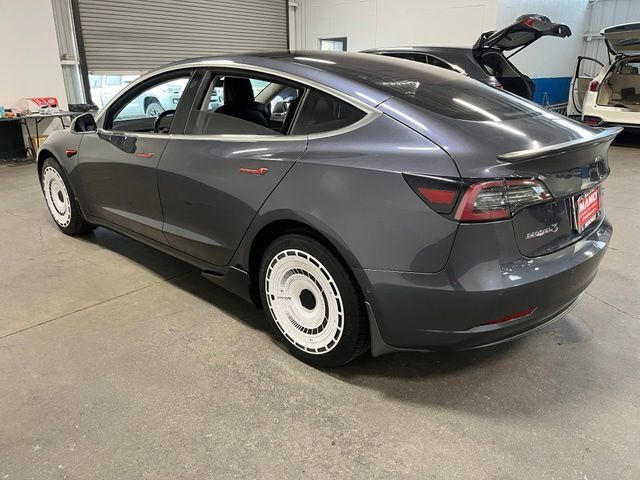 Used 2018 Tesla Model 3 Long Range RWD image 4