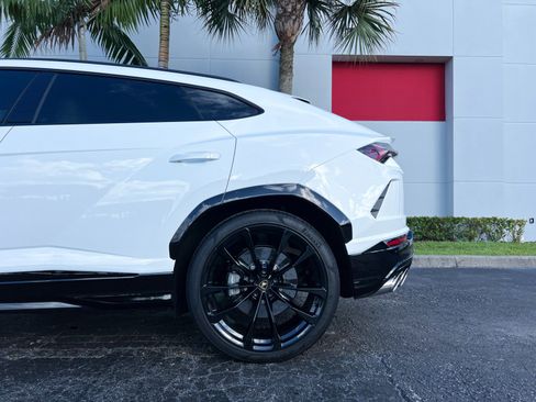 Used 2021 Lamborghini Urus AWD/4WD image 22