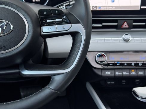 Used 2023 Hyundai Elantra Limited image 21