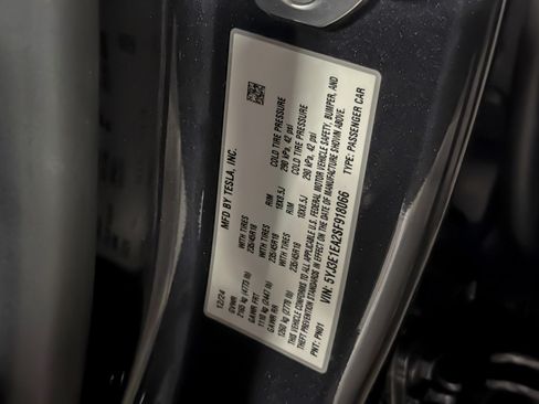 Used 2025 Tesla Model 3 Long Range RWD image 27