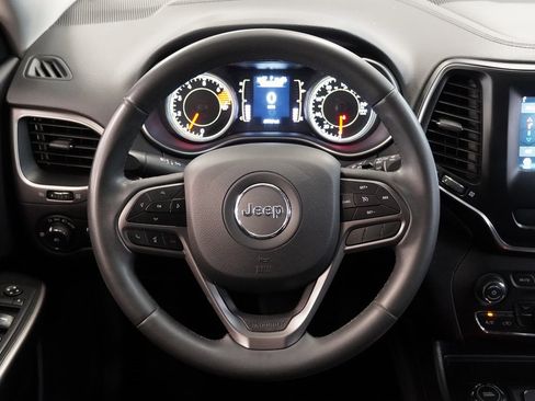 Used 2020 Jeep Cherokee Latitude Plus image 10