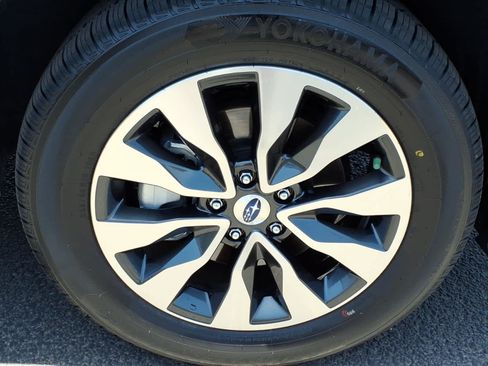Certified 2023 Subaru Outback Touring AWD/4WD image 9