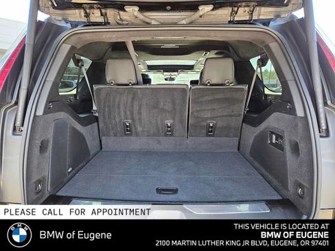 Used 2024 Cadillac Escalade ESV Premium Luxury Platinum AWD/4WD image 18