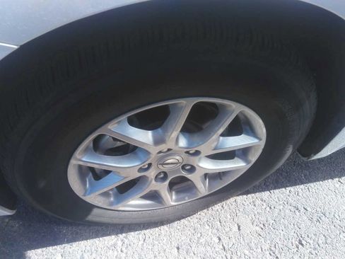 Used 2023 Chrysler Voyager LX FWD image 8