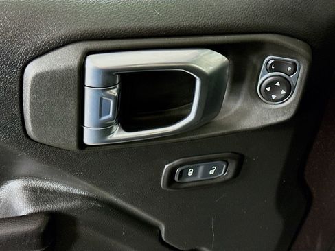 Used 2021 Jeep Wrangler Rubicon AWD/4WD image 21
