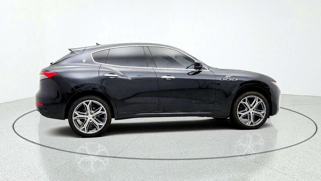 Used 2023 Maserati Levante GT AWD/4WD image 4