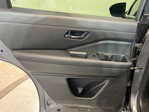 Used 2025 Nissan Pathfinder SV AWD/4WD image 19