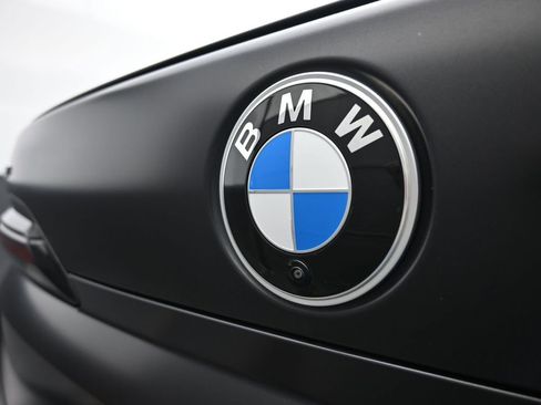 Used 2023 BMW 760i xDrive image 35