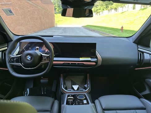 New 2025 BMW X3 xDrive30i w/ Premium Package image 21