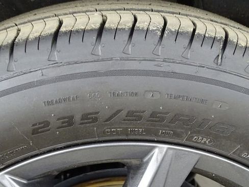 Used 2024 Volkswagen Tiguan SE image 44