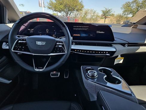 New 2025 Cadillac Optiq Sport 1 w/ LPO, ONYX Package image 11