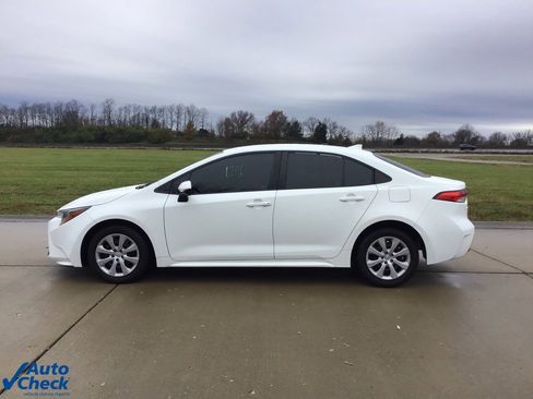 Used 2024 Toyota Corolla LE image 8