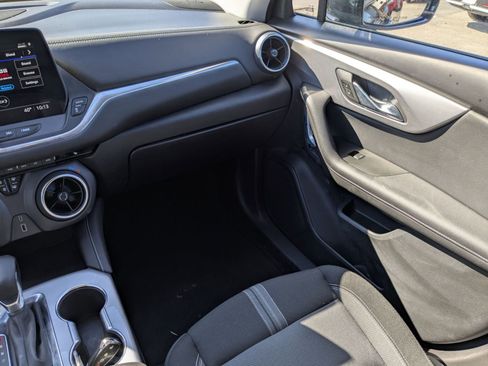 Used 2025 Chevrolet Blazer LT image 18