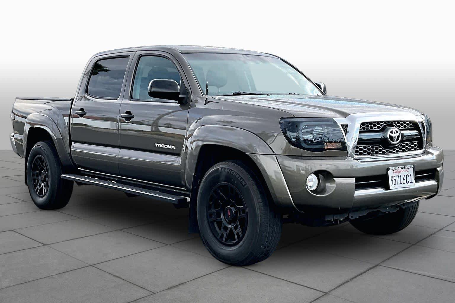 Used 2011 Toyota Tacoma PreRunner w/ SR5 Pkg #2 RWD image 2