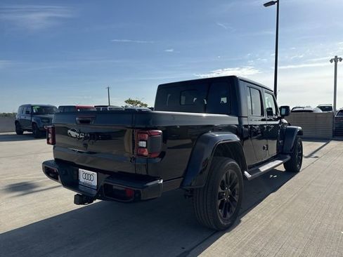 Used 2021 Jeep Gladiator Overland AWD/4WD image 3