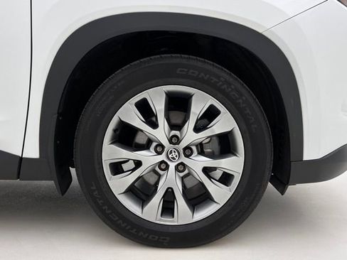 Used 2024 Toyota Grand Highlander AWD image 30