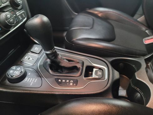 Used 2021 Jeep Cherokee Trailhawk w/ Sun, Sound & Nav Group AWD/4WD image 26