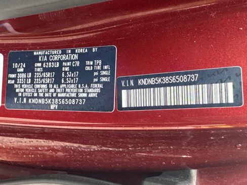 Used 2025 Kia Carnival FWD image 29