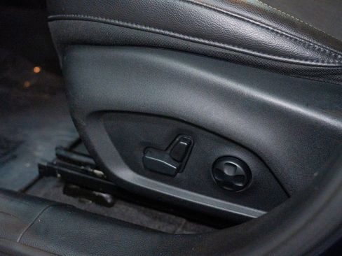 Used 2019 Jeep Compass Latitude w/ Popular Equipment Group image 13