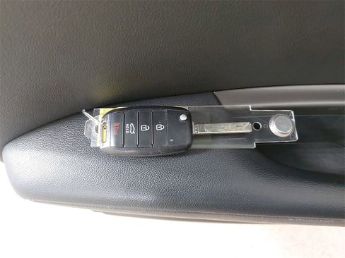 Used 2020 Kia Optima LX image 39