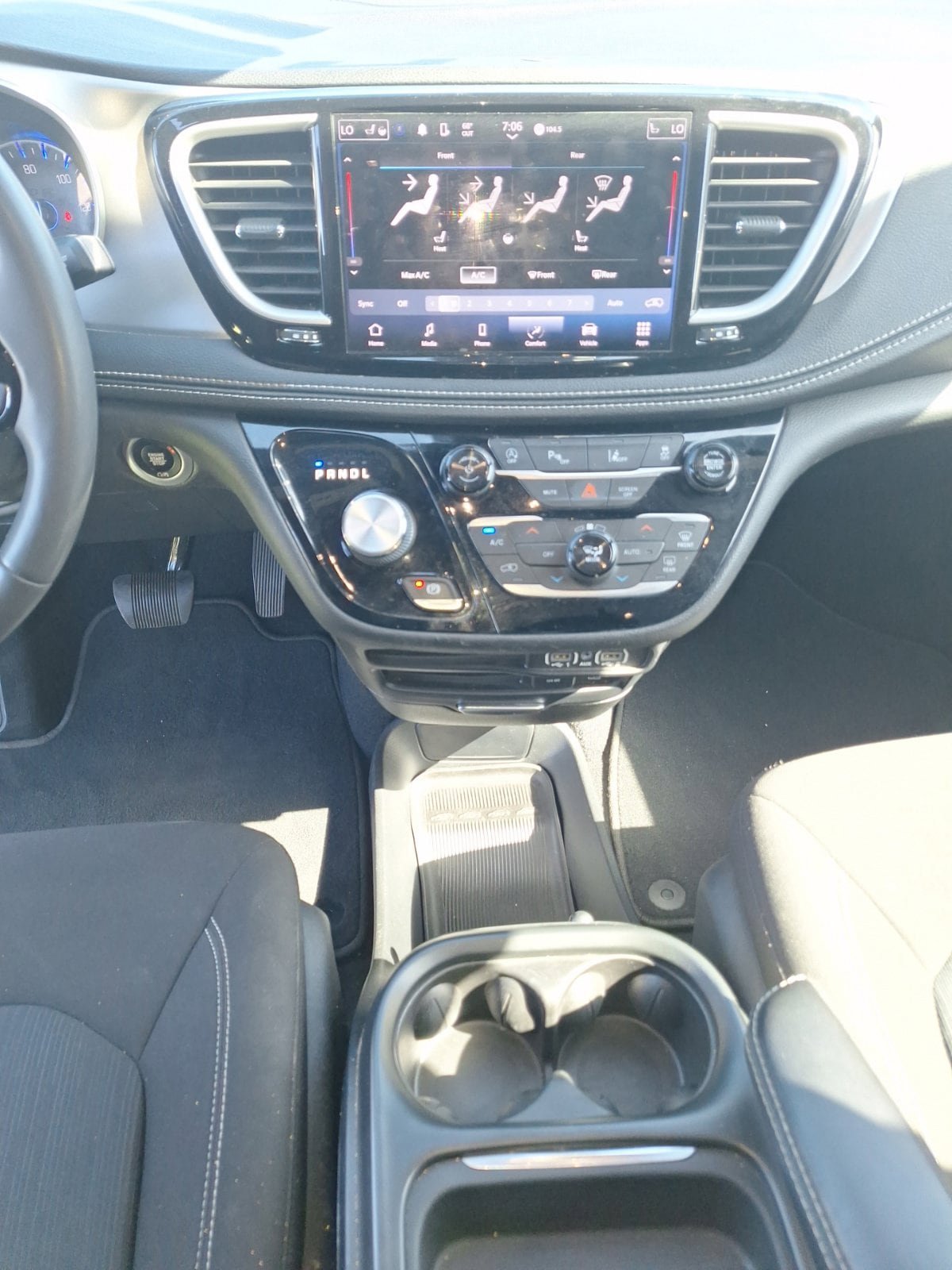 Used 2022 Chrysler Pacifica Touring FWD image 14