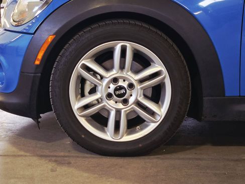 Used 2013 MINI Cooper Clubman FWD image 11