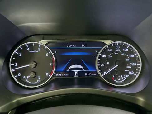 Used 2025 Nissan Sentra SV FWD image 41