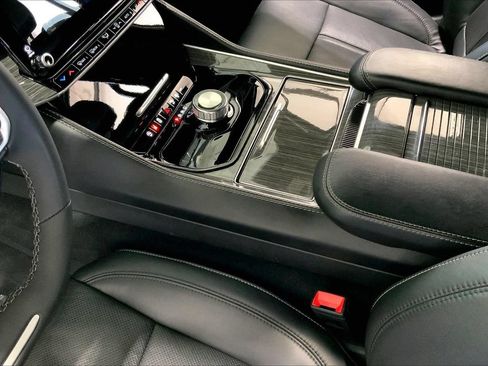 Used 2022 Jeep Wagoneer Series III w/ Flexible Seating Group RWD image 16