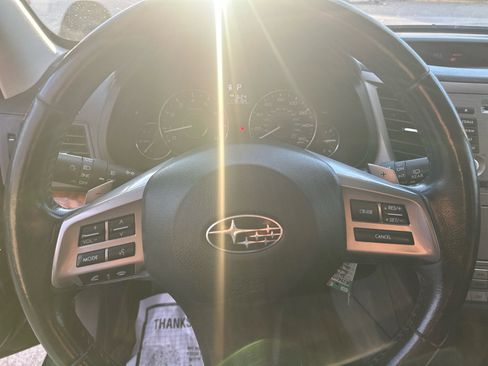 Used 2012 Subaru Outback 3.6R Limited w/ Popular Pkg 1B image 10