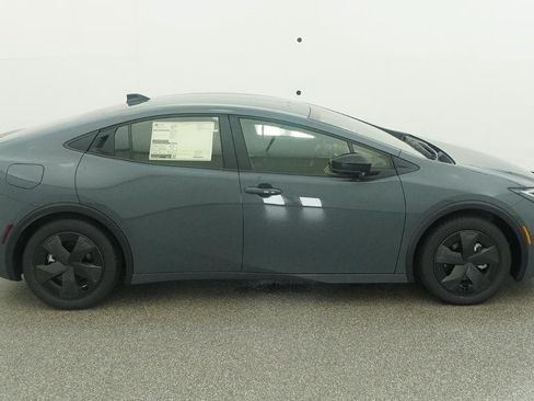 New 2026 Toyota Prius Plug-In Hybrid FWD image 14