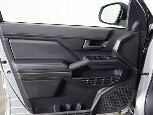 Used 2025 Toyota 4Runner SR5 AWD/4WD image 21