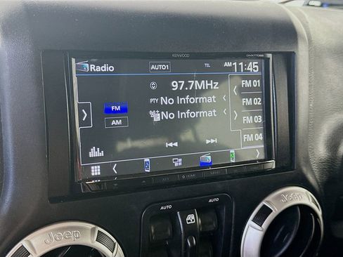 Used 2016 Jeep Wrangler Unlimited Sahara w/ Connectivity Group image 17