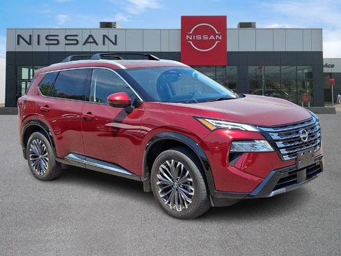 Certified 2025 Nissan Rogue Platinum AWD/4WD image 1