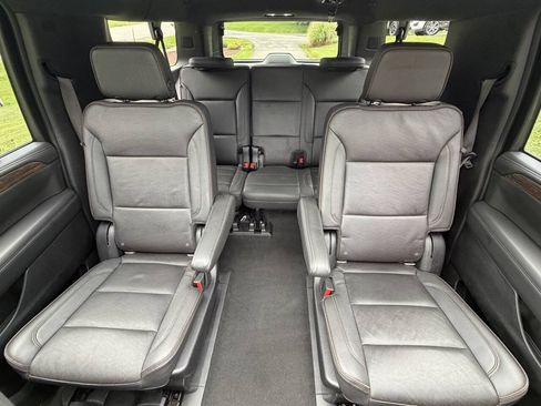 Used 2021 Chevrolet Suburban High Country AWD/4WD image 38
