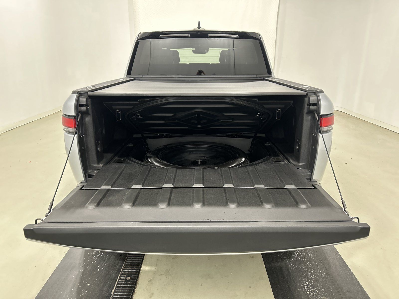 Used 2022 Rivian R1T Adventure AWD/4WD image 15